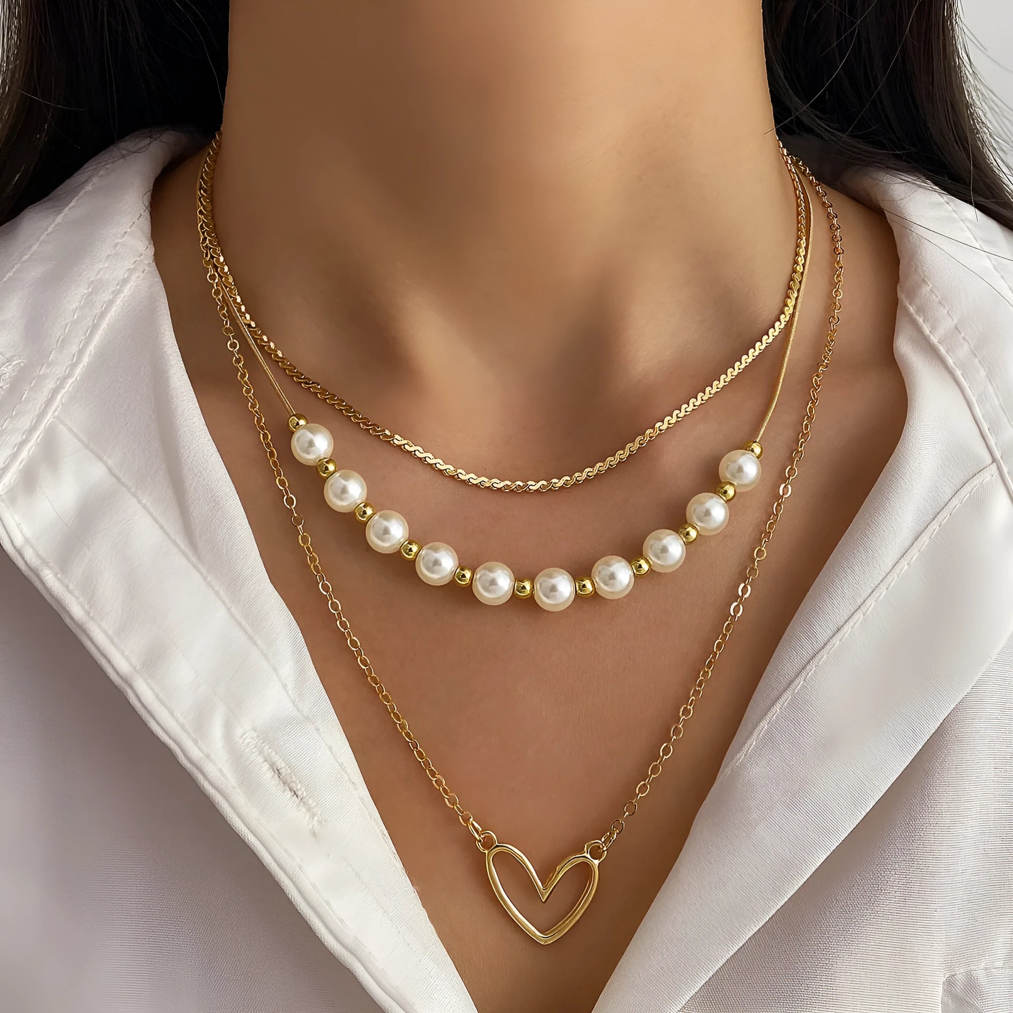 Vintage gold necklace with heart pendant on pearl-style chain, adjustable 41-50cm length
