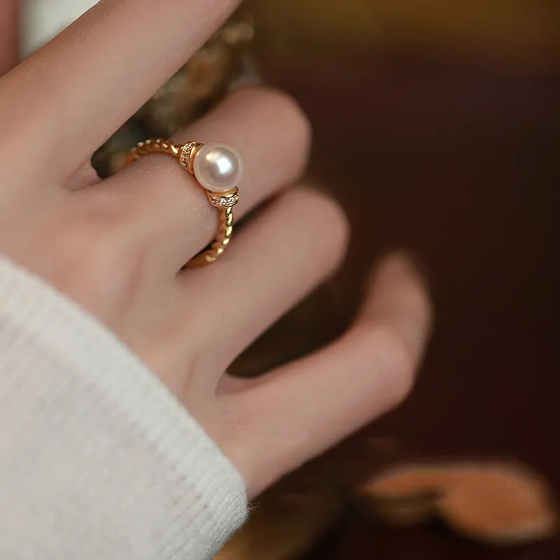 Antique twist geometric ring with pearl detail on adjustable copper band