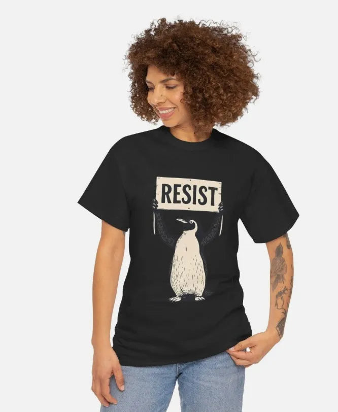 Loose fit cotton t-shirt in black green white colours with short sleeves and round neck