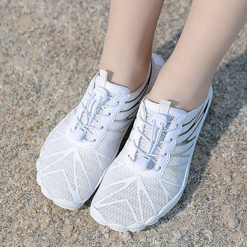 Casual low-top sports shoe with lace-up front in multiple colour options.