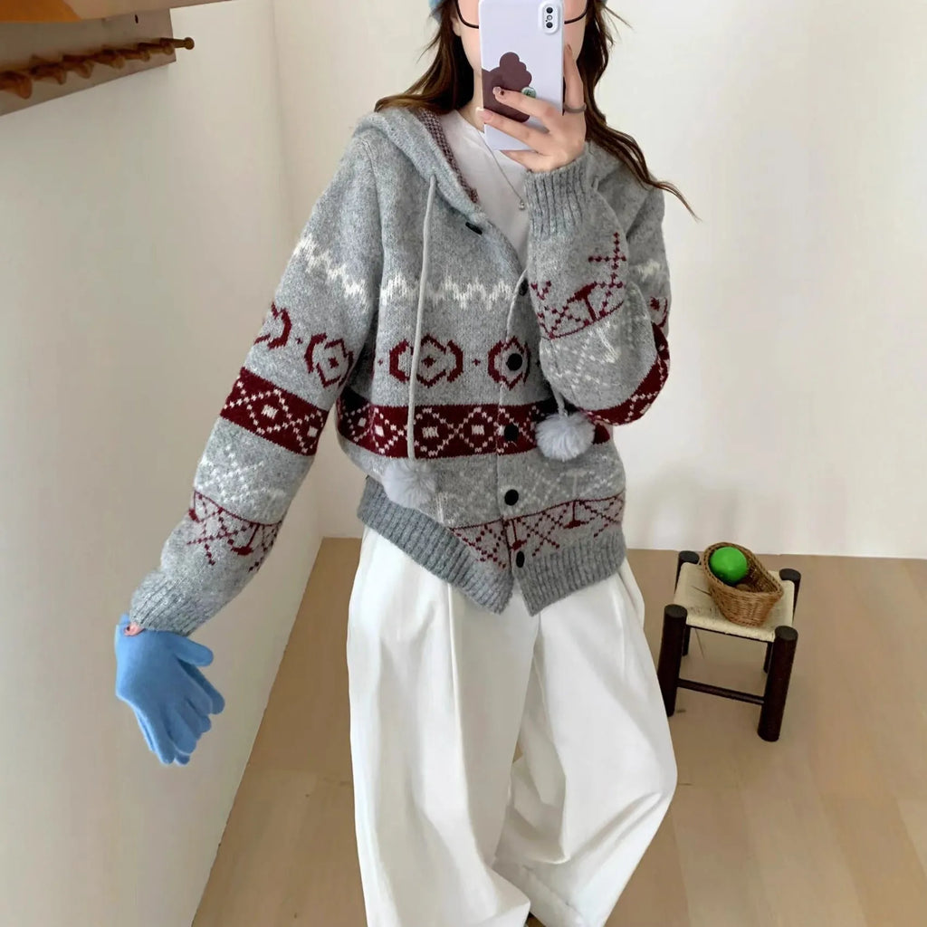 Plus-size women's brocade sweater coat with geometric pattern in loose free size