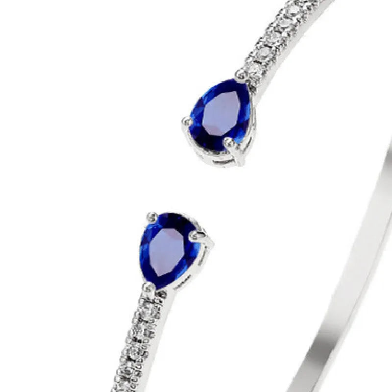 Personalised multi-zircon bracelet in blue or white colour on a copper band with simple style