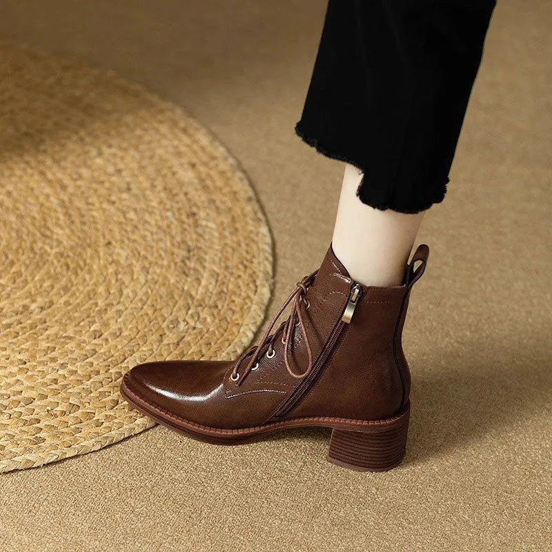 Women's black ankle boots with pointed toe and 13cm shaft