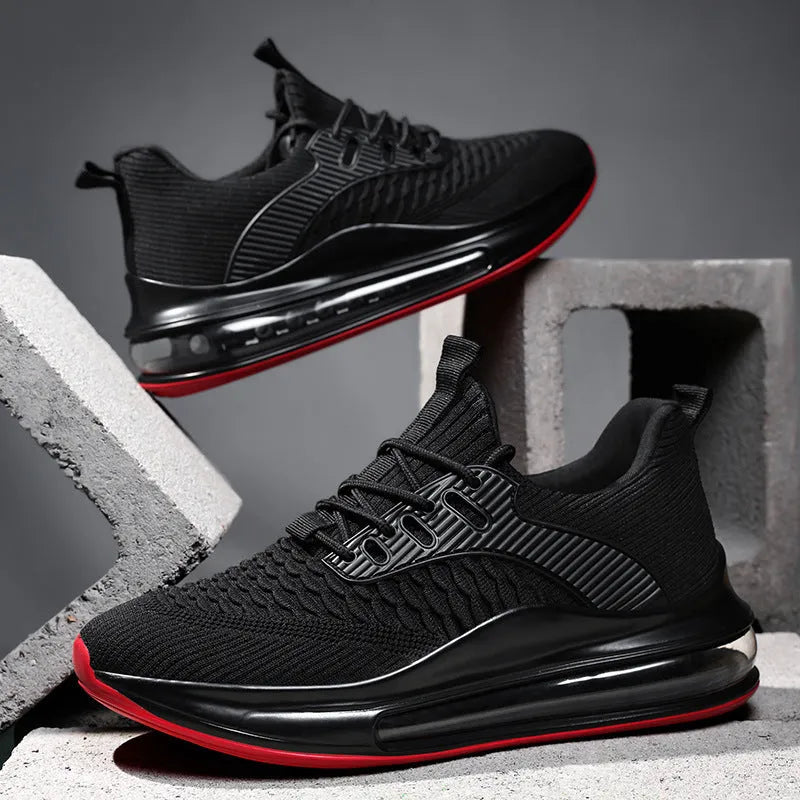 Men's low-top mesh running shoes with round toe and rubber sole in black colour
