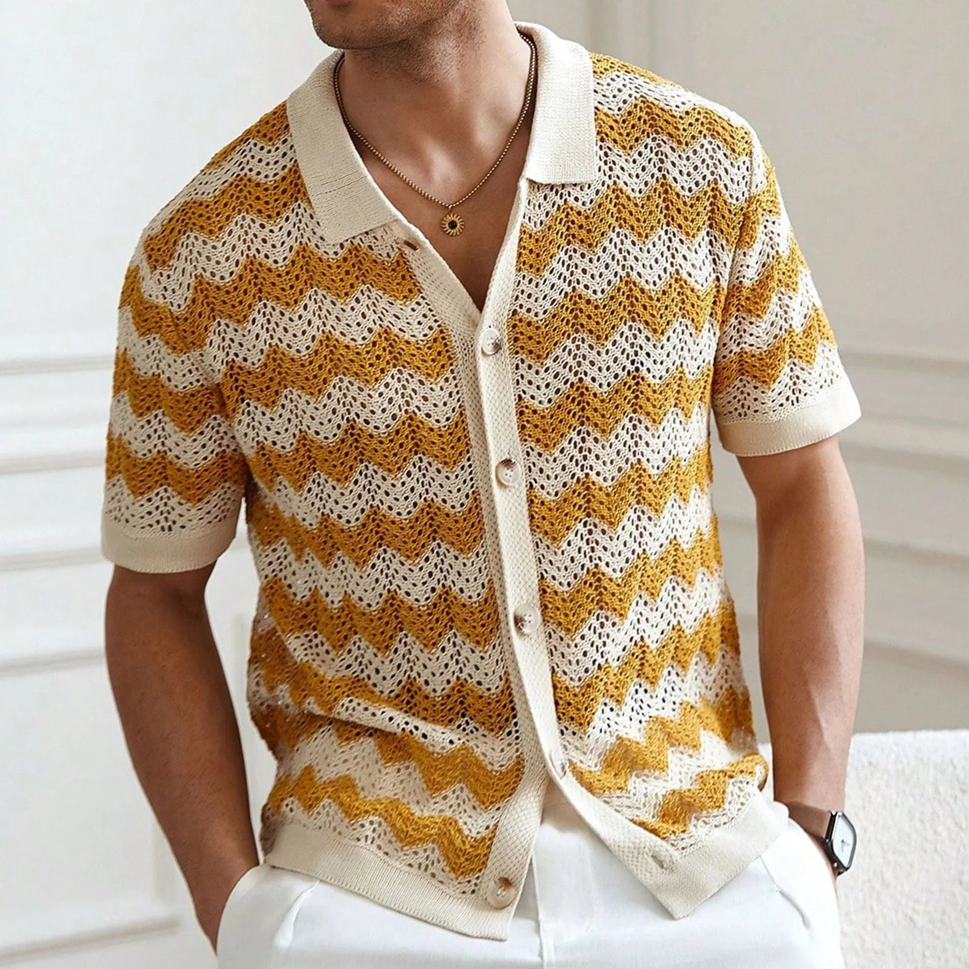 Short sleeve yellow sweater with corrugated jacquard texture and flocking detail on Tencel viscose fabric