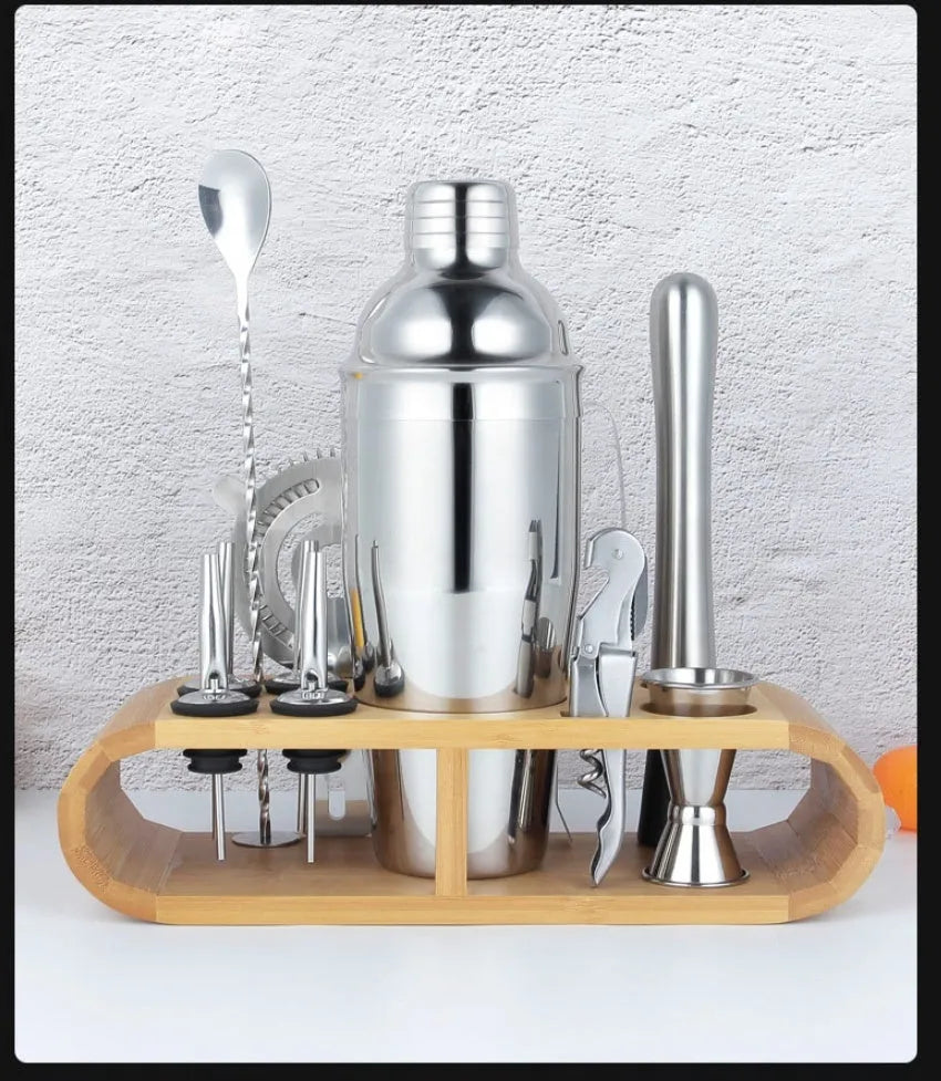 23-piece stainless steel cocktail set with European style mixing accessories