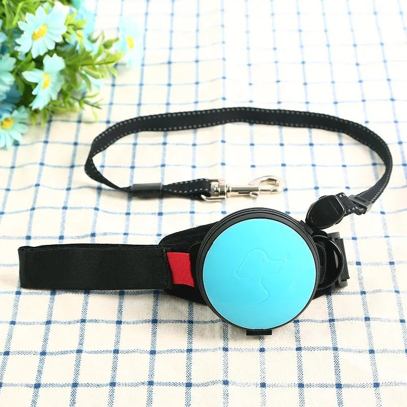 Automatic retractable pet leash extended to 3 metres with nylon rope and hands-free handle