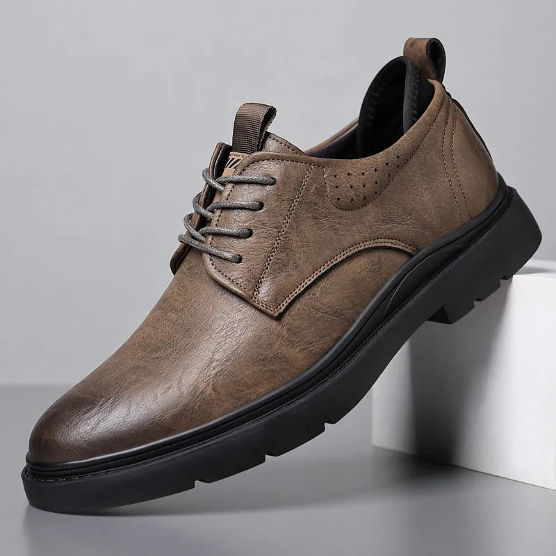 Men's black leather shoes with sewing line details and rubber sole