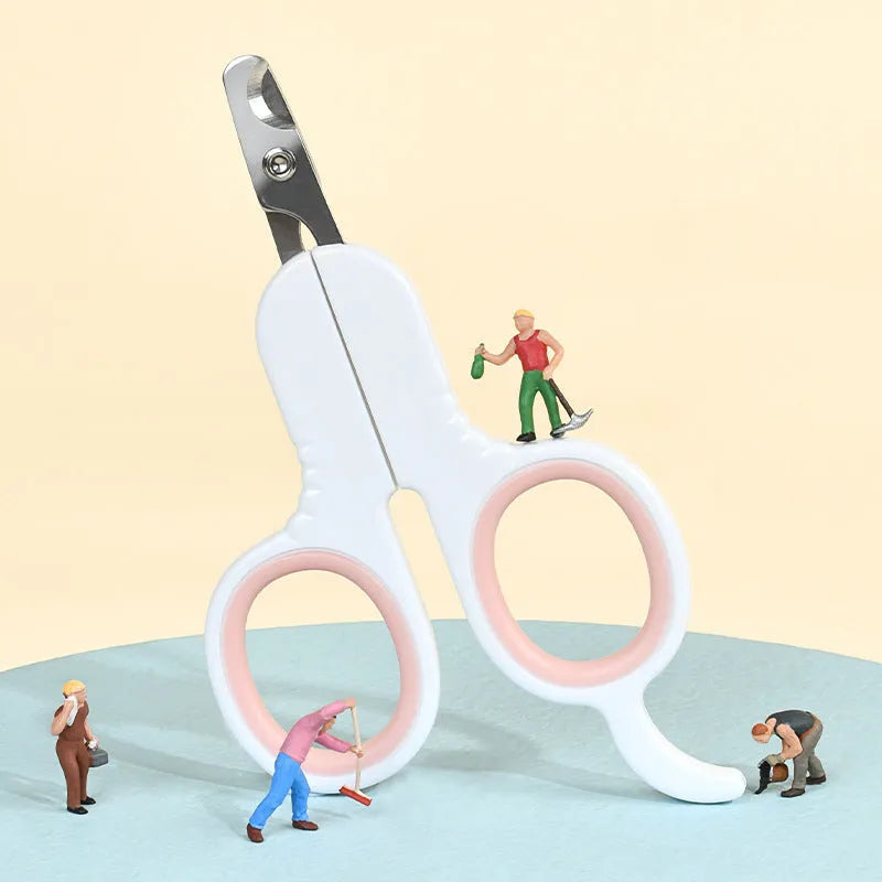 Professional pet nail clippers with curved 20º tips and ergonomic rubber handle for cats and small dogs