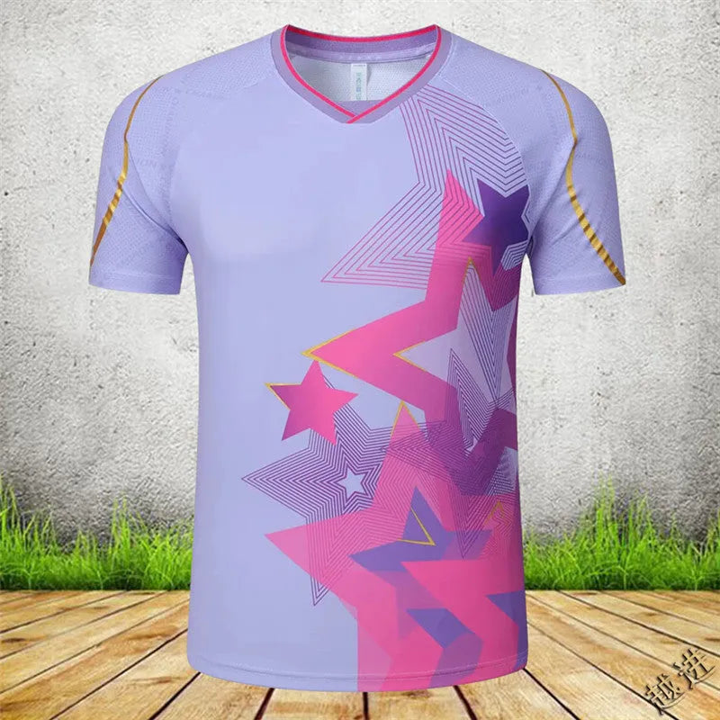 Badminton sportswear outfit with short-sleeved top and trousers in polyester fabric