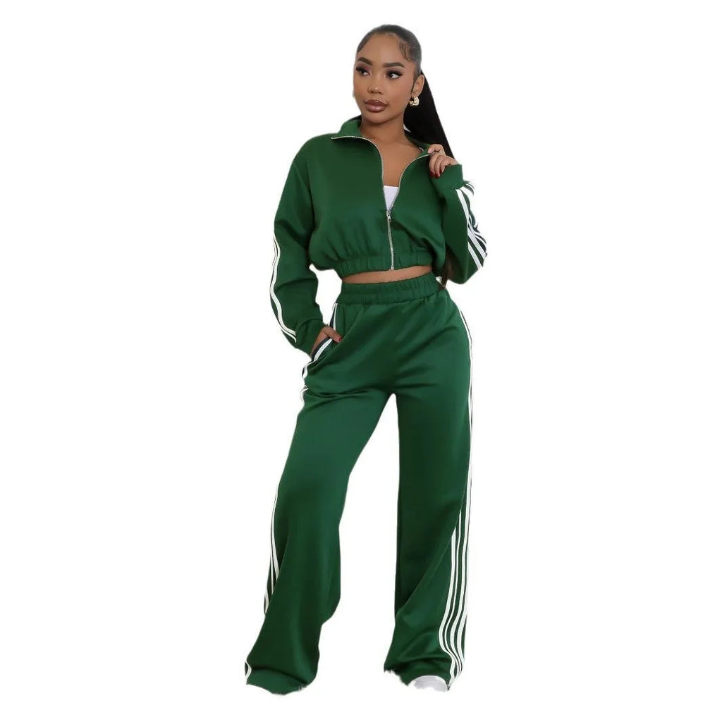 Men's striped two-piece sweater suit set with zipper detailing in streetwear style
