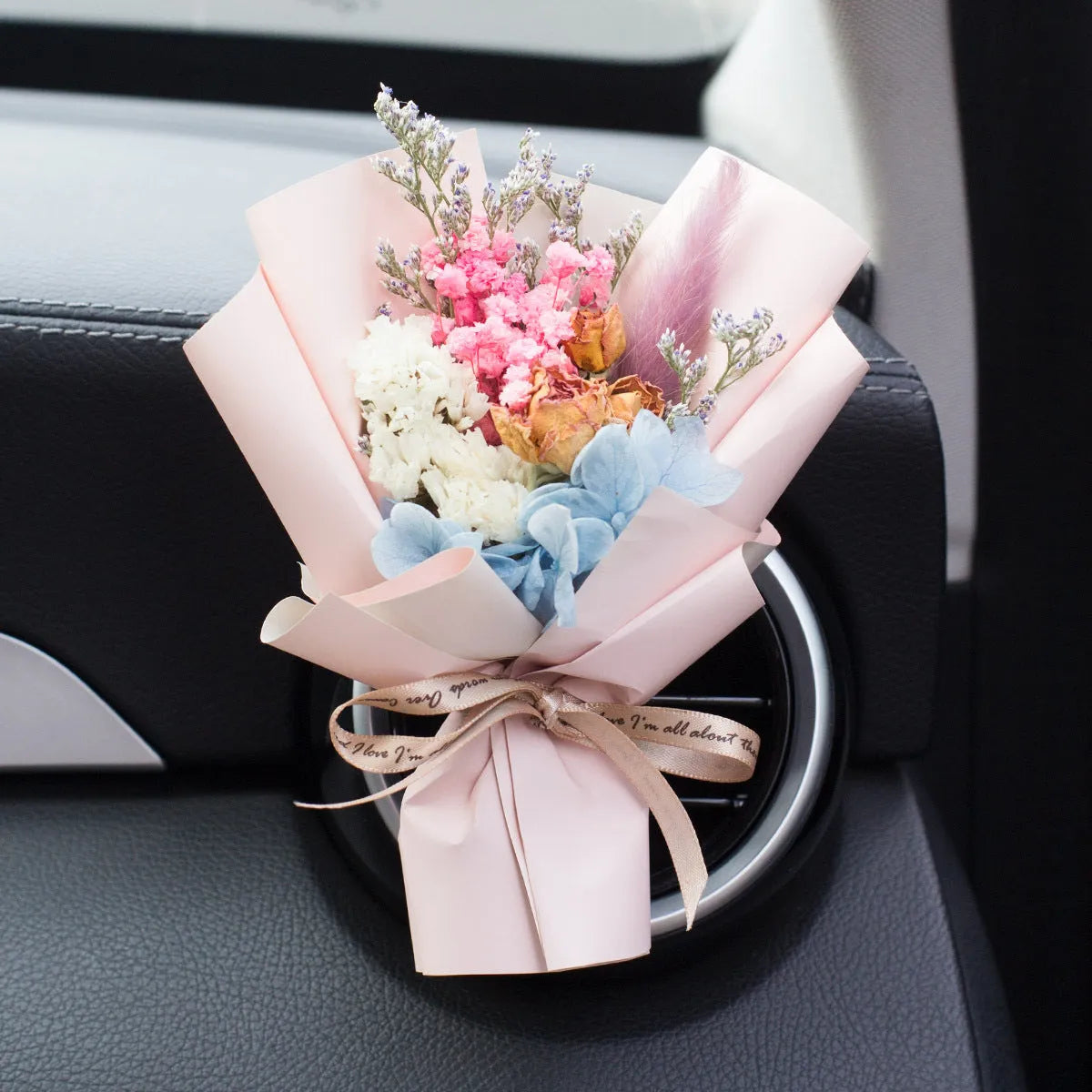 Handmade dried flower car vent aromatherapy ornament with fragrance slice