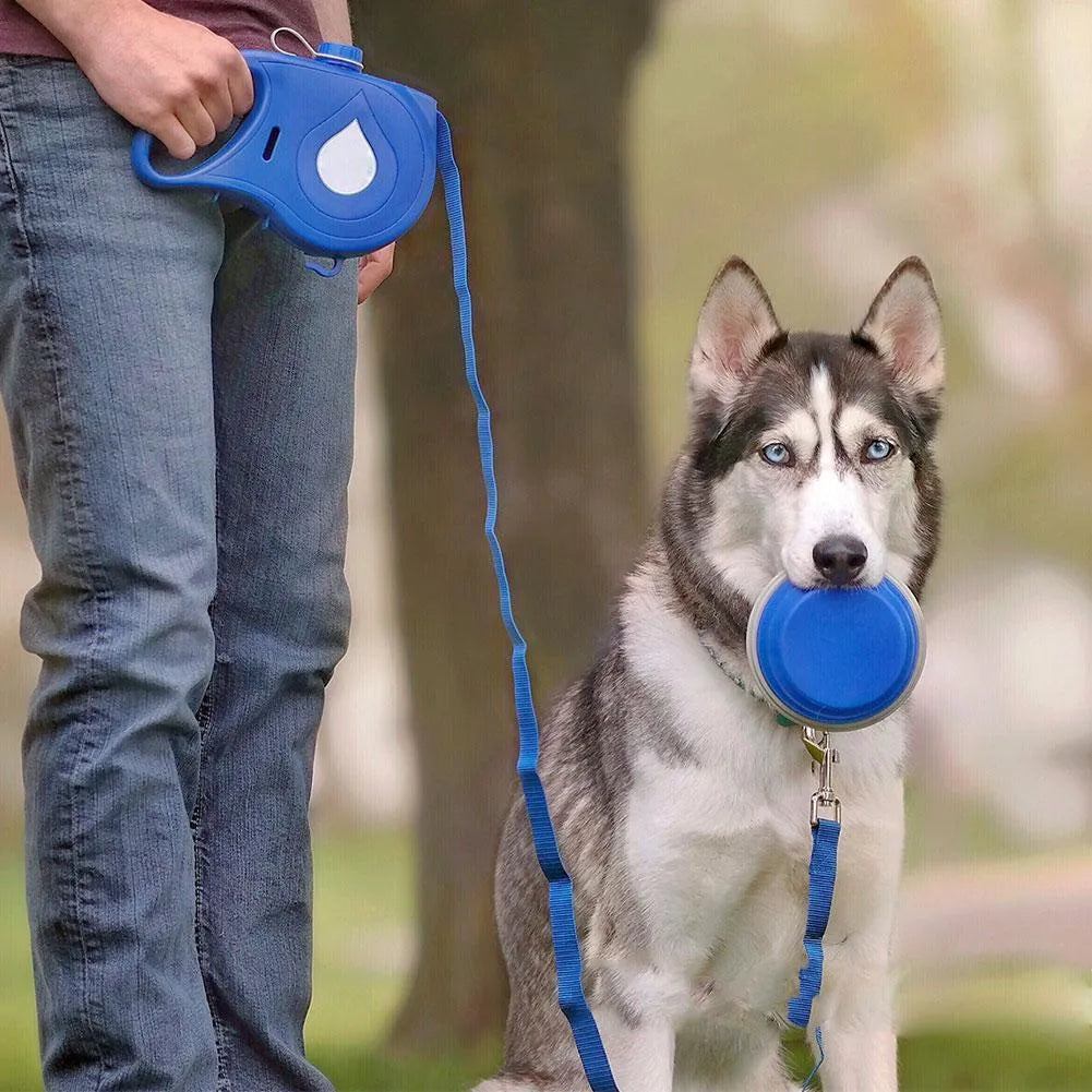 Outdoor portable traction rope with built-in water bottle in blue colour