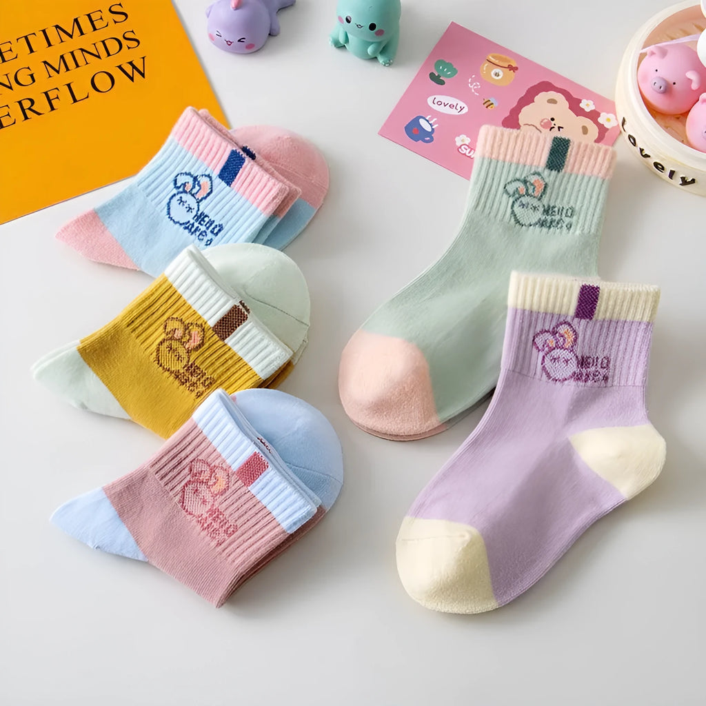 Cartoon girl sport mid-calf length cotton socks five pairs pack children's sizes